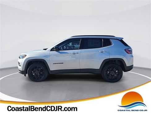 New 2026 Jeep Compass Latitude image 1