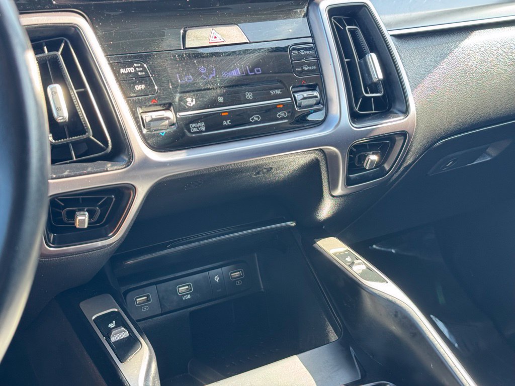 Used 2023 Kia Sorento EX w/ Panoramic Sunroof Package AWD/4WD image 15