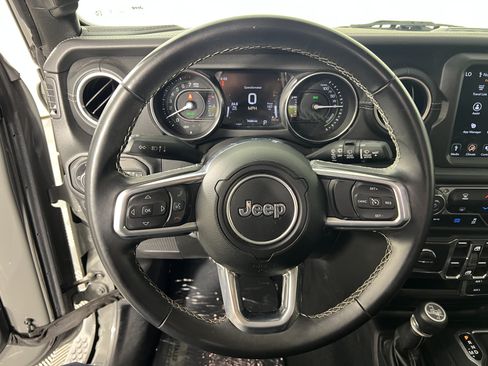 Used 2021 Jeep Wrangler Unlimited Sahara w/ Safety Group AWD/4WD image 26