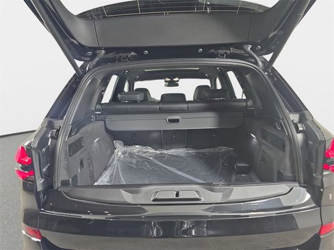 New 2026 BMW X5 xDrive40i w/ M Sport Package image 12
