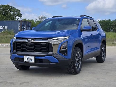 New 2026 Chevrolet Equinox ACTIV w/ Convenience Package III FWD image 3