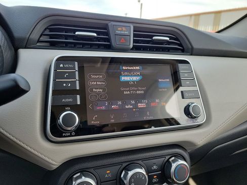 Used 2022 Nissan Versa SV image 21