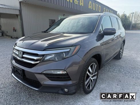 Used 2017 Honda Pilot Touring image 1