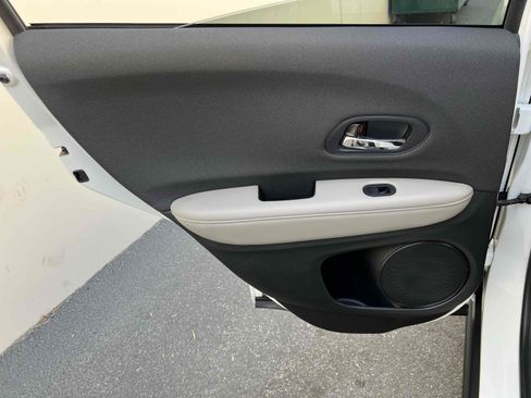 Used 2022 Honda HR-V LX image 77