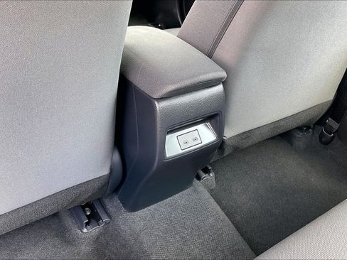 Used 2024 Toyota Corolla LE FWD image 39