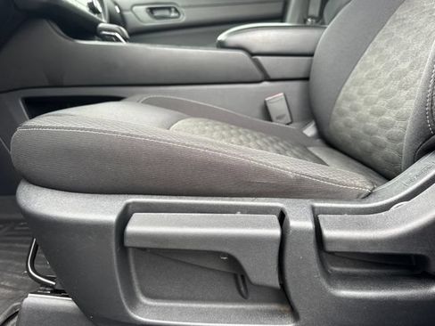 Used 2024 Nissan Pathfinder S AWD/4WD image 16