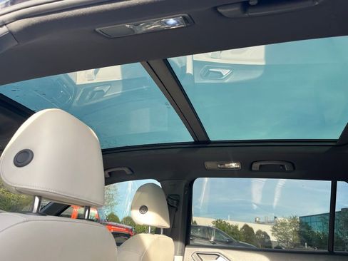 Used 2024 Volkswagen Tiguan SE R-Line w/ MDO Package, Two-Row AWD/4WD image 7