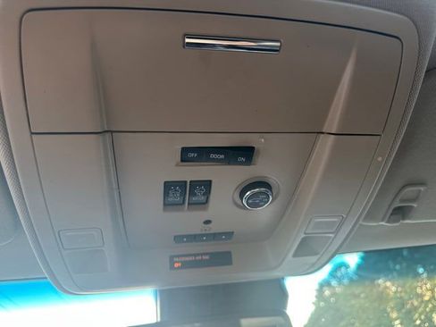 Used 2016 Chevrolet Suburban LTZ image 31