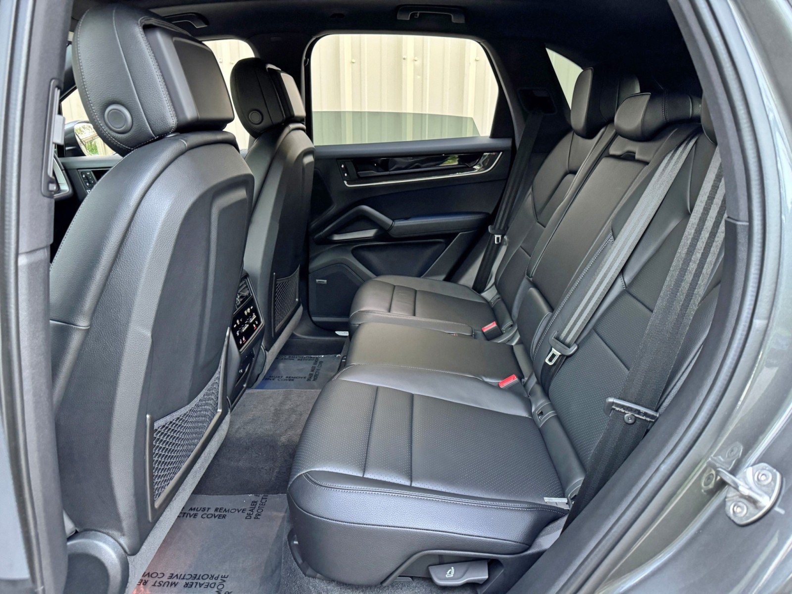 Used 2024 Porsche Cayenne S w/ Premium Package Plus AWD/4WD image 45