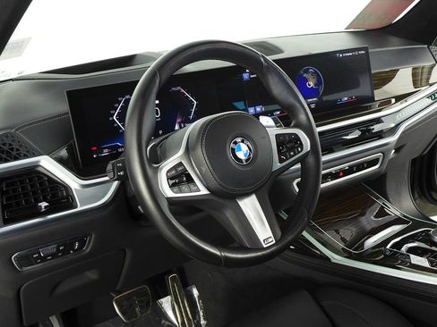 Used 2023 BMW X7 xDrive40i w/ M Sport Package image 33