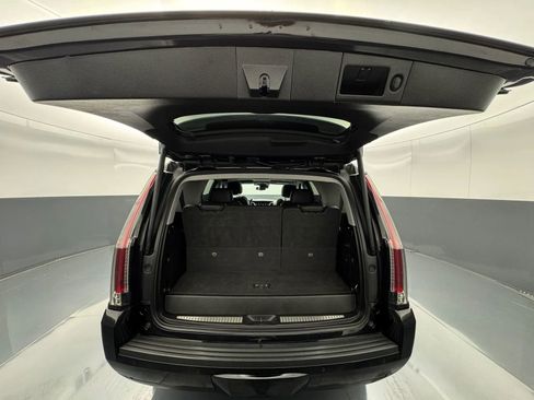 Used 2019 Cadillac Escalade Luxury AWD/4WD image 55