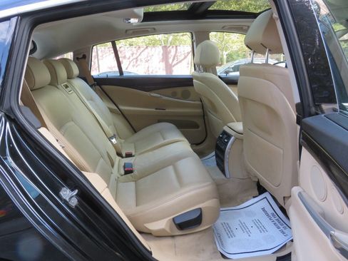 Used 2014 BMW 535i Gran Turismo xDrive image 19