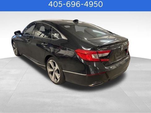 Used 2018 Honda Accord Touring image 4