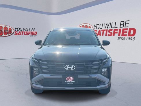 Certified 2025 Hyundai Tucson SE AWD/4WD image 2