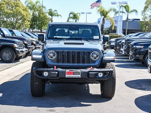 New 2026 Jeep Gladiator Mojave image 2