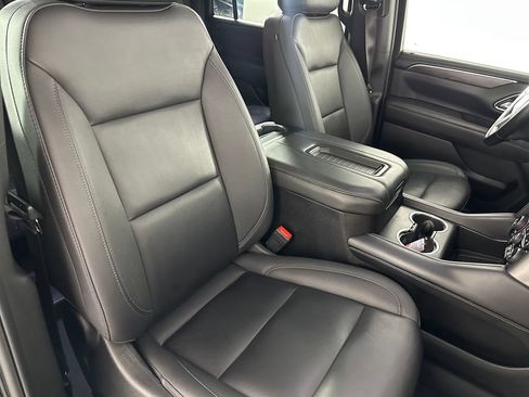 Used 2024 Chevrolet Suburban Z71 AWD/4WD image 35