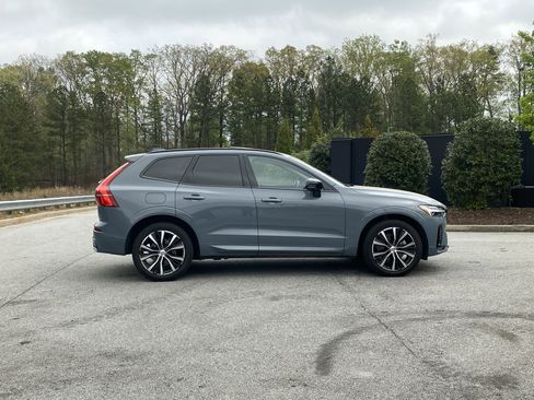 Used 2024 Volvo XC60 B5 Plus image 5
