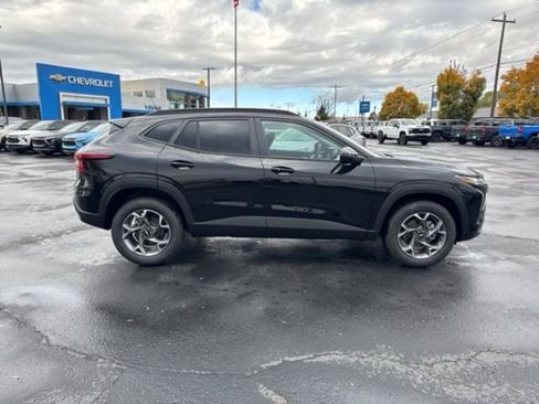 New 2026 Chevrolet Trax LT w/ Driver Confidence Package image 8