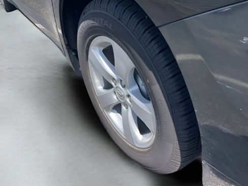Used 2014 Toyota Sienna LE FWD image 12
