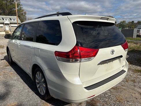 Used 2013 Toyota Sienna Limited image 6