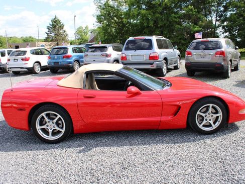 Used 2001 Chevrolet Corvette Convertible w/ Preferred Equipment Group2 RWD image 14
