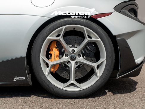 Used 2020 McLaren 600LT Spider RWD image 33