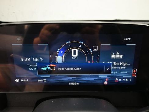 Used 2026 Chevrolet Traverse LT w/ Midnight/Sport Edition AWD/4WD image 18