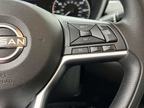 Used 2024 Nissan Altima 2.5 SV AWD/4WD image 18
