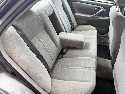 Used 2001 Toyota Camry LE FWD image 28