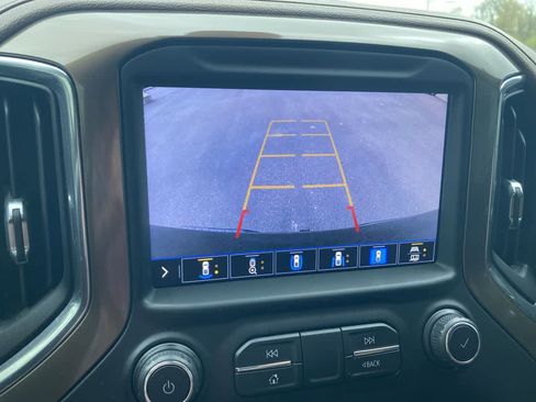 Used 2020 Chevrolet Silverado 1500 High Country w/ Technology Package image 17