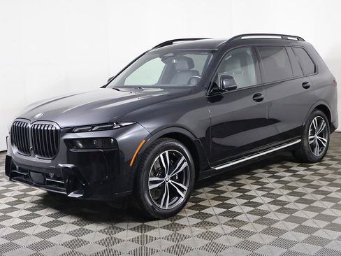 Used 2024 BMW X7 xDrive40i w/ Executive Package AWD/4WD image 14