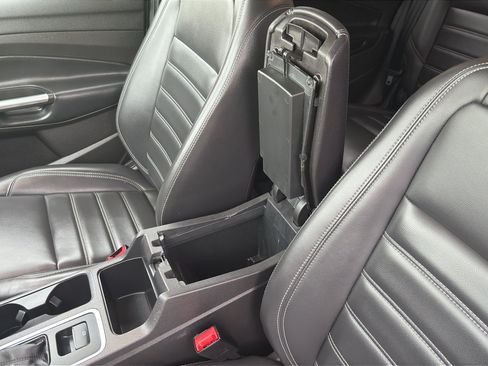Used 2019 Ford Escape SEL AWD/4WD image 18