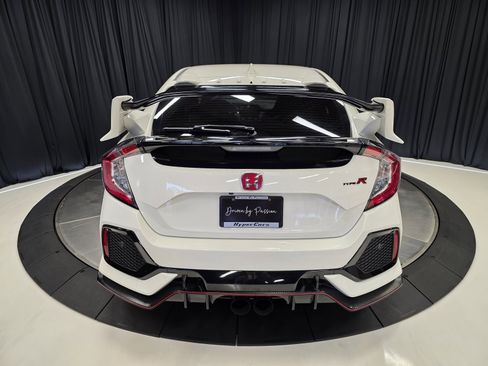 Used 2017 Honda Civic Type R image 11