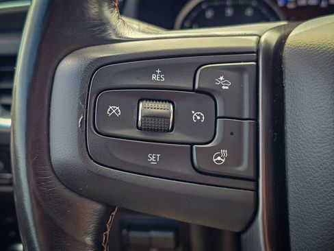 Used 2021 GMC Yukon XL AT4 w/ AT4 Premium Plus Package AWD/4WD image 23