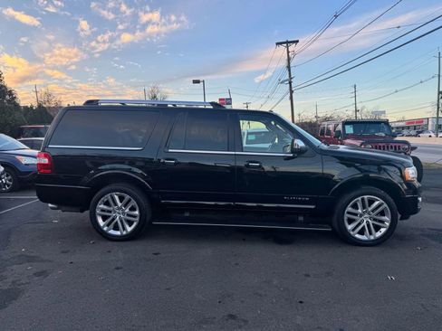 Used 2017 Ford Expedition EL Platinum image 11
