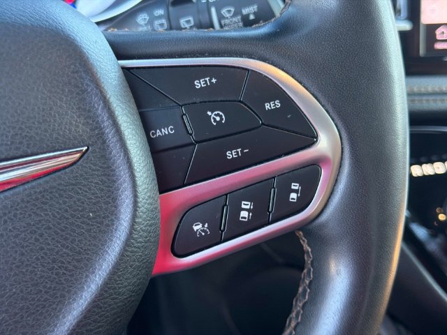 Used 2023 Chrysler Pacifica Pinnacle FWD image 22