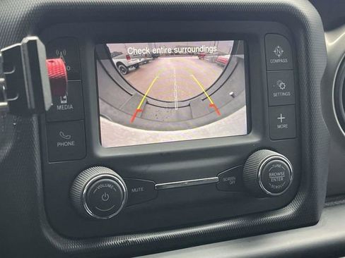 Used 2018 Jeep Wrangler Unlimited Sport S image 29