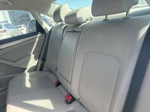 Used 2015 Volkswagen Passat 1.8T Limited Edition image 17