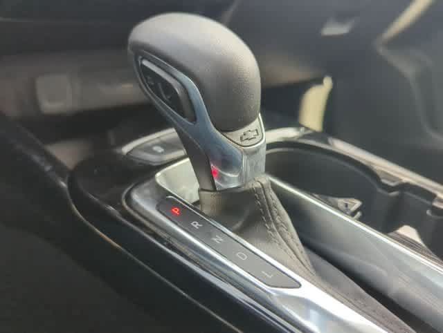 Used 2025 Chevrolet Trax LT FWD image 31