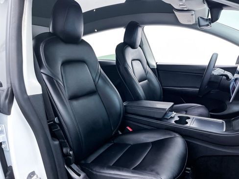 Used 2021 Tesla Model Y Long Range image 29