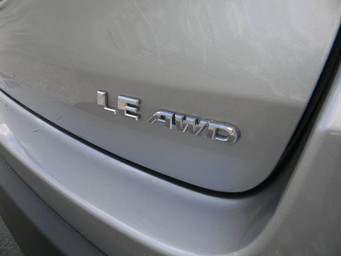 Used 2018 Toyota Highlander Plus AWD/4WD image 8
