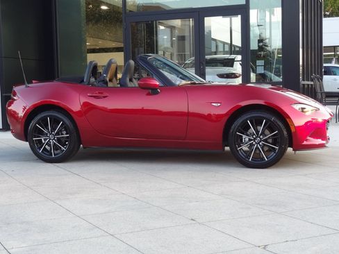 New 2026 MAZDA MX-5 Miata Grand Touring RWD image 2