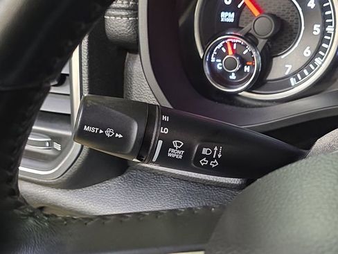 Used 2021 RAM 1500 Laramie w/ Off Road Group image 33