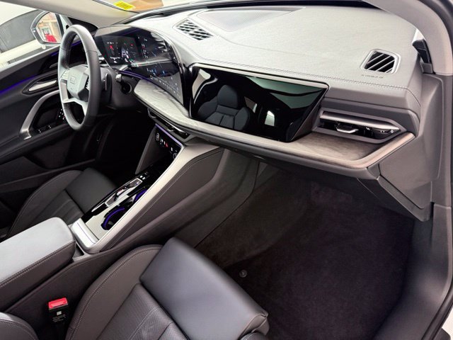 Certified 2025 Audi Q5 Premium w/ Premium Plus AWD/4WD image 23