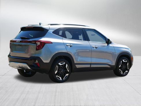 Certified 2024 Kia Seltos SX w/ SX Sunroof Package AWD/4WD image 7