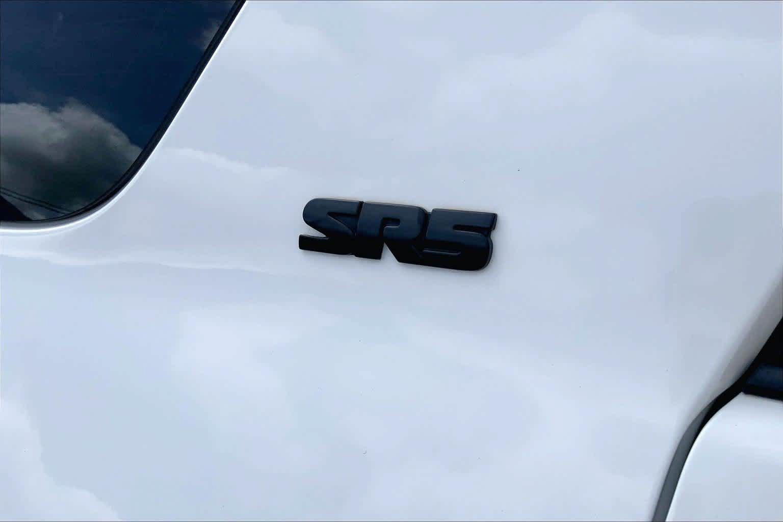 Used 2022 Toyota 4Runner SR5 Premium RWD image 7