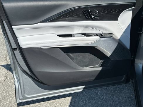 Certified 2024 Cadillac Lyriq Luxury RWD image 10