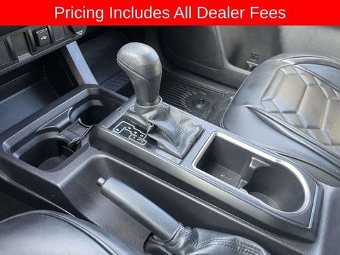 Used 2022 Toyota Tacoma SR AWD/4WD image 32