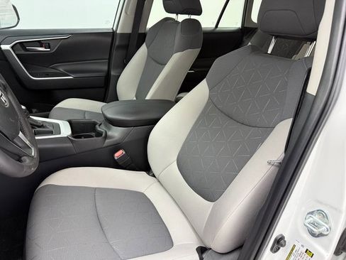 Used 2024 Toyota RAV4 XLE Premium image 8