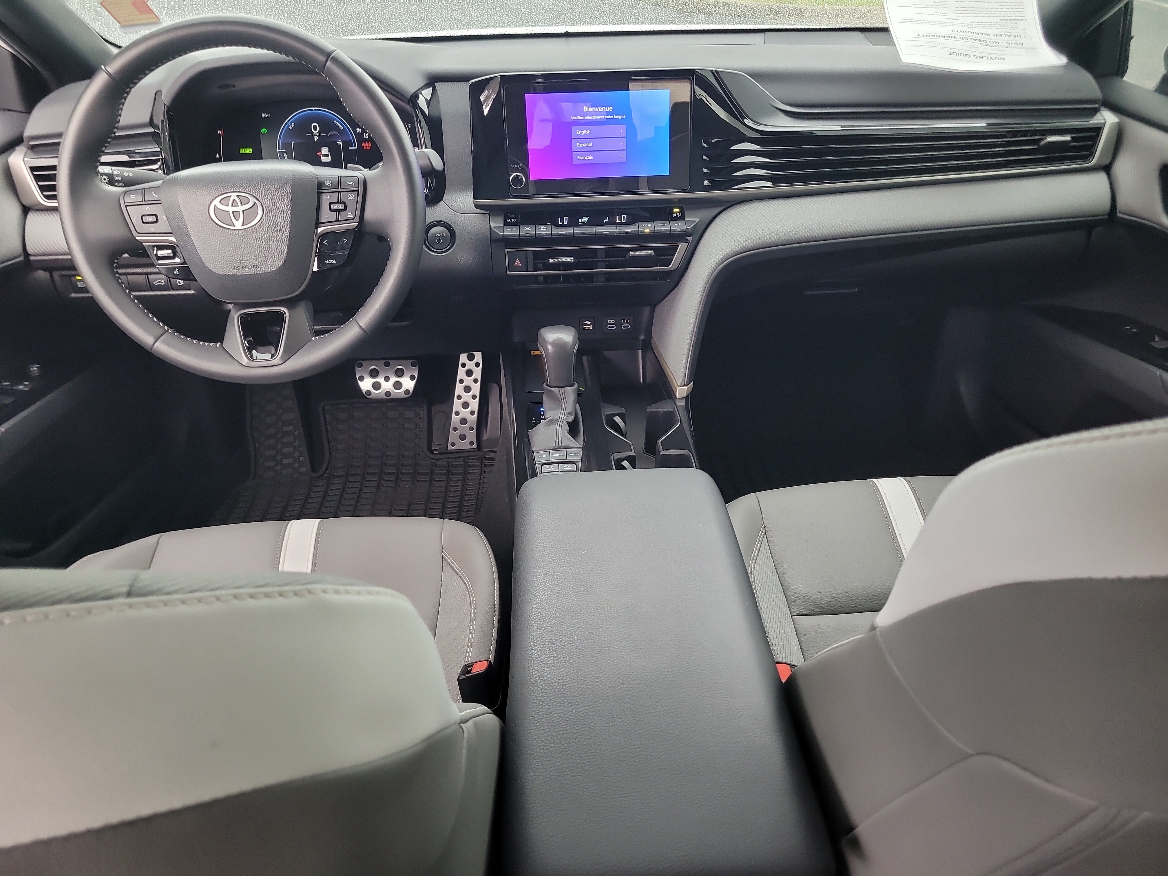 Used 2025 Toyota Camry SE FWD image 14
